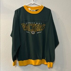 VTG Lee Sport Green Bay Packers Green and Yellow Sweater